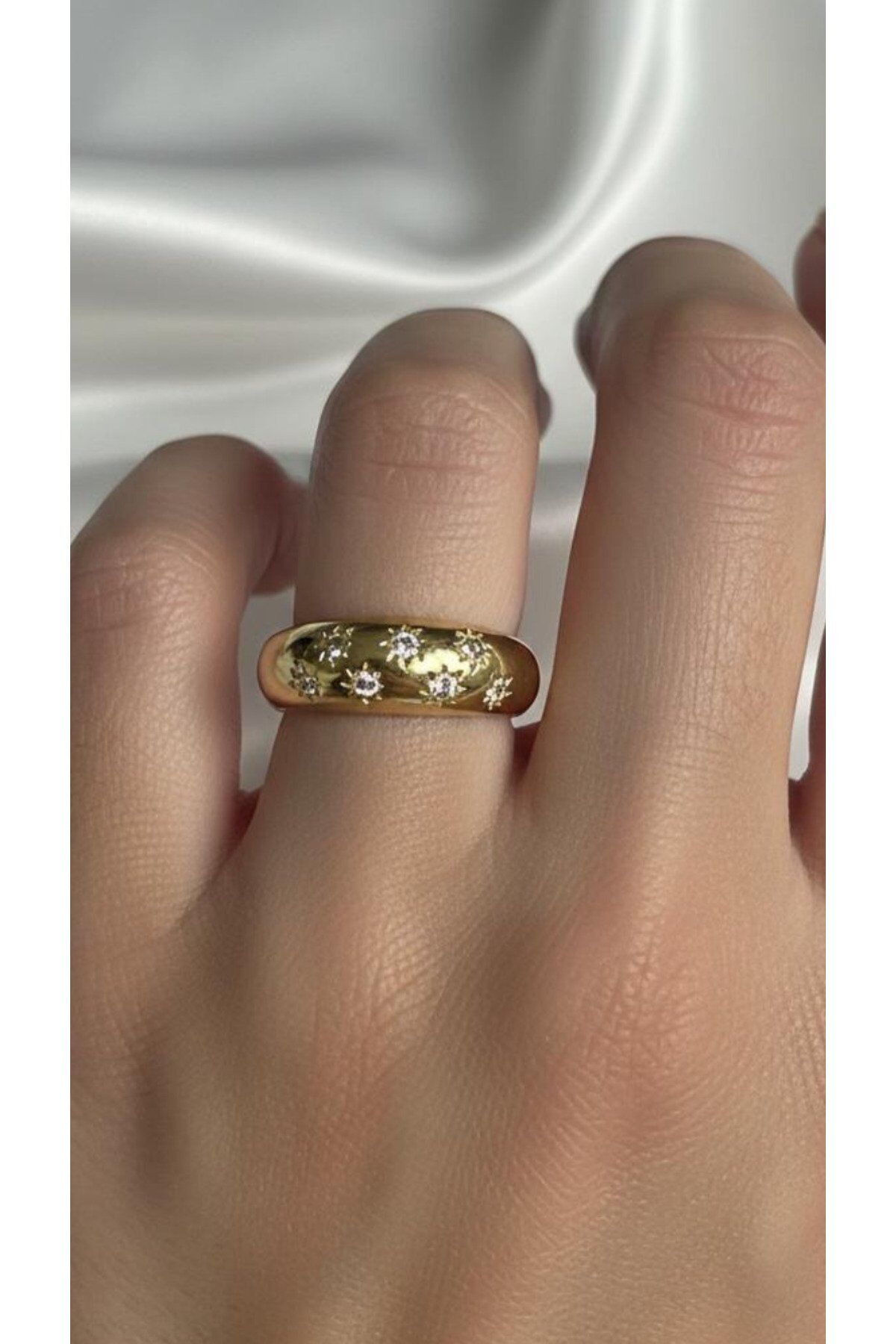 Celestial Yıldız Bombeli Yüzük