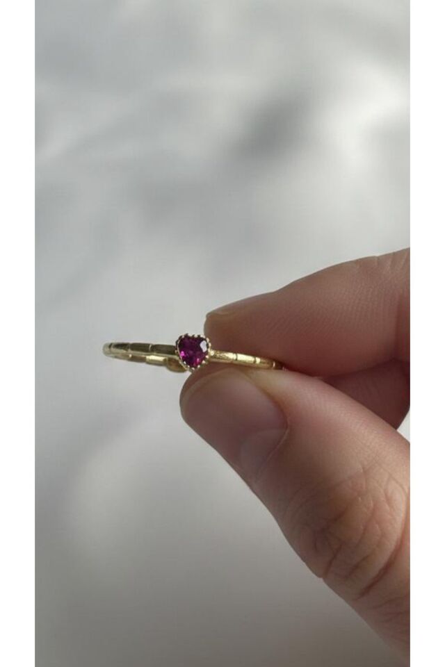 Minimal Kırmızı Taşlı Kalp Yüzük