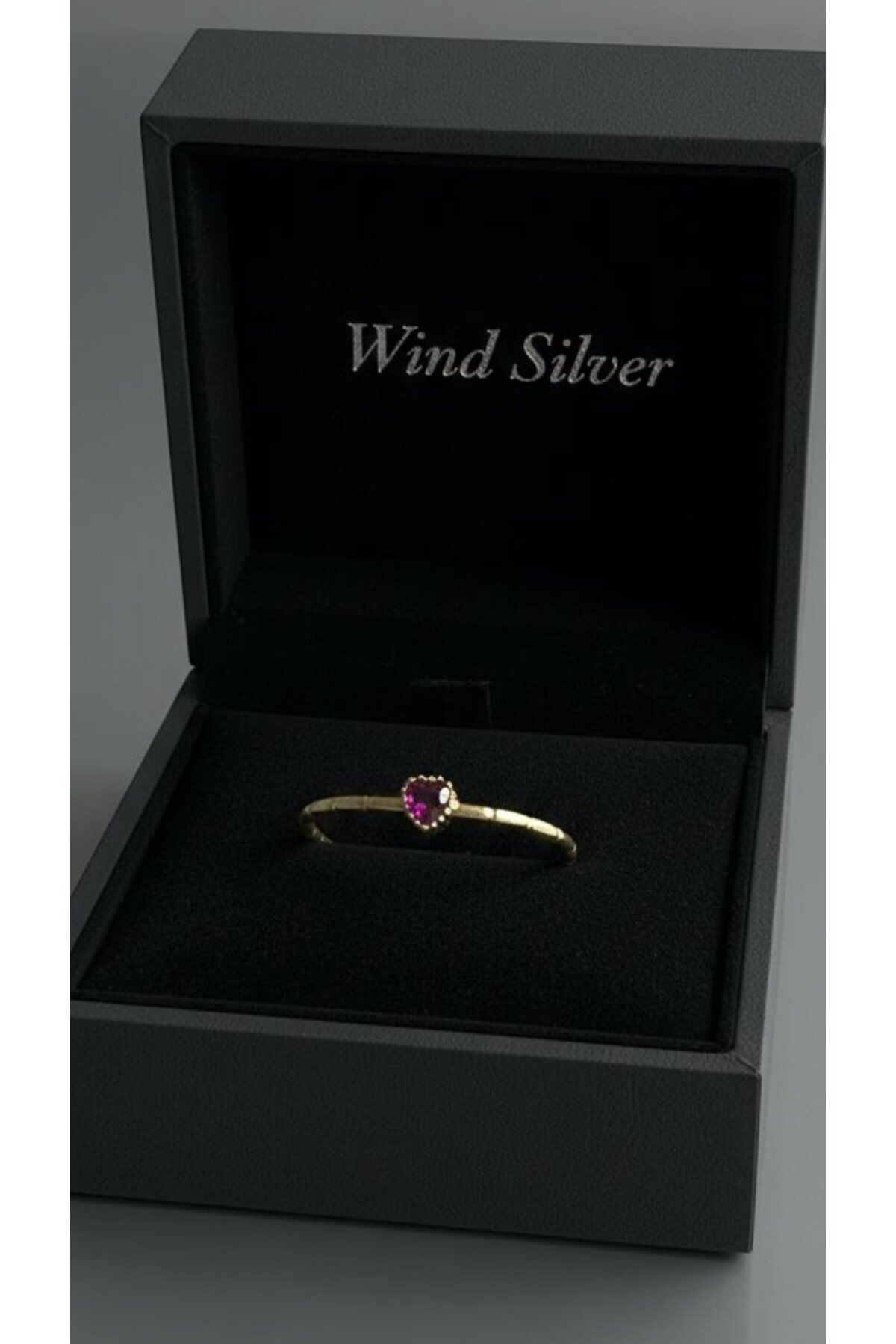 Minimal Kırmızı Taşlı Kalp Yüzük