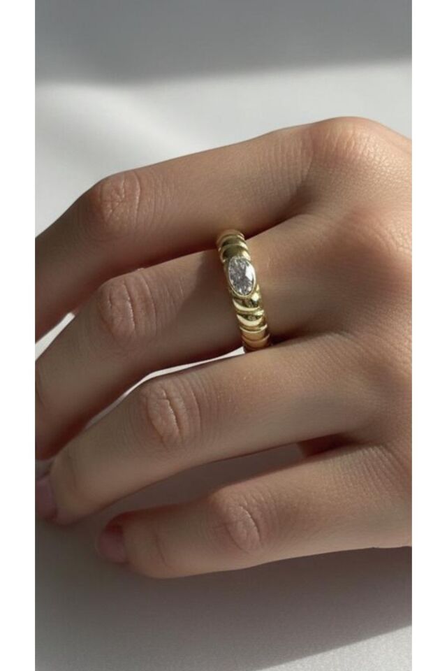 Burgu Beyaz Taşlı Yüzük