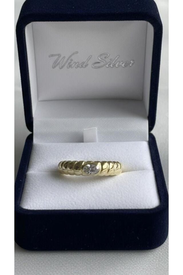 Burgu Beyaz Taşlı Yüzük