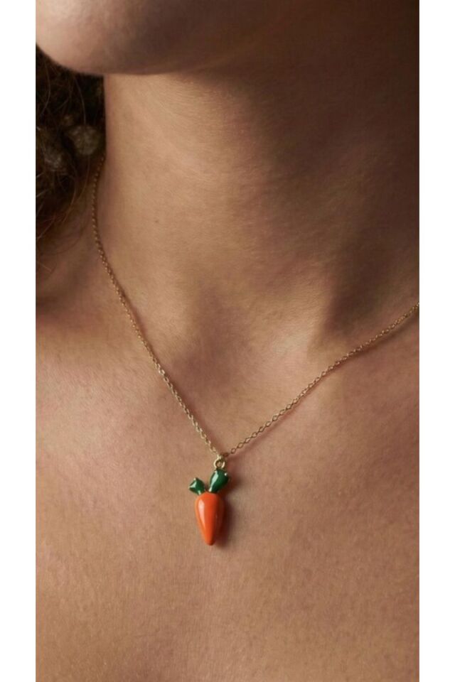 Minimal Havuç Şans Kolyesi