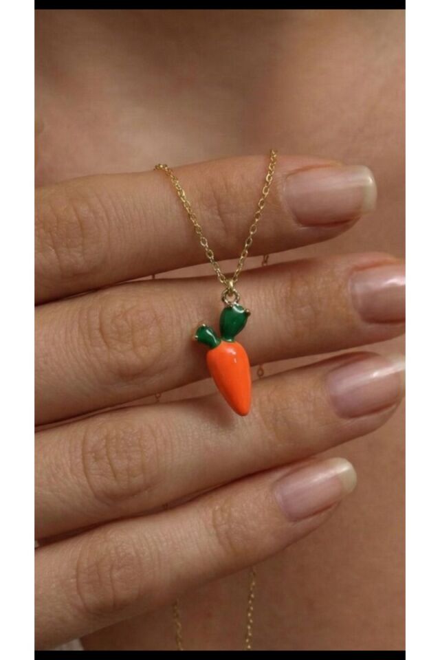 Minimal Havuç Şans Kolyesi