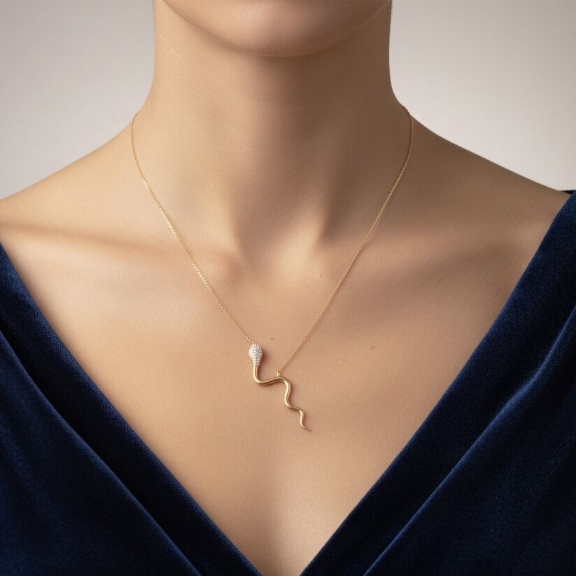 Taşlı Yılan Kolye