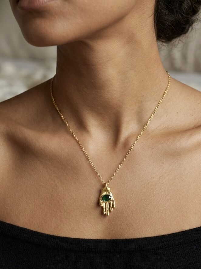 Avuç İçinde Zirkon Yeşil Taşlı Kolye
